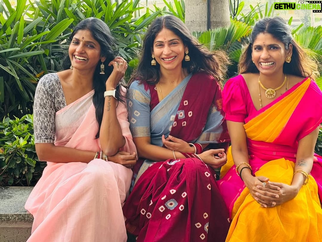 Niranjani Ahathian - 291.6K Likes - My good vibes.. Always🤍💫