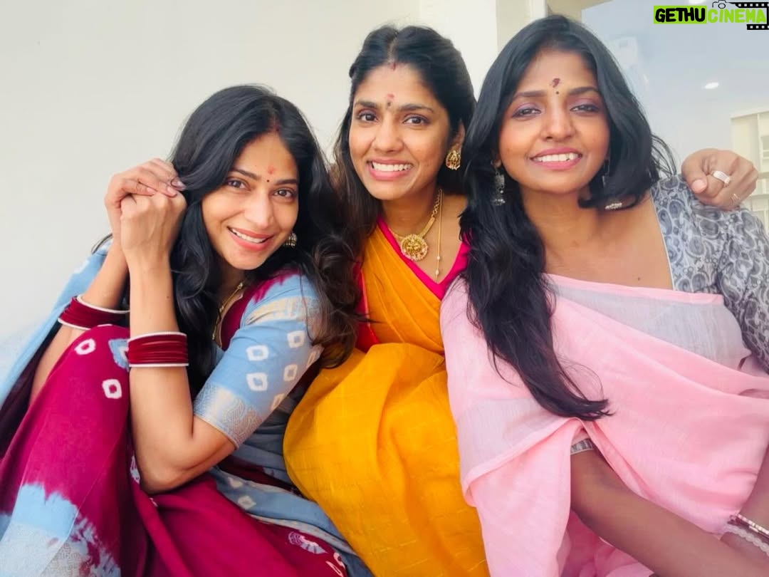 Niranjani Ahathian - 291.6K Likes - My good vibes.. Always🤍💫