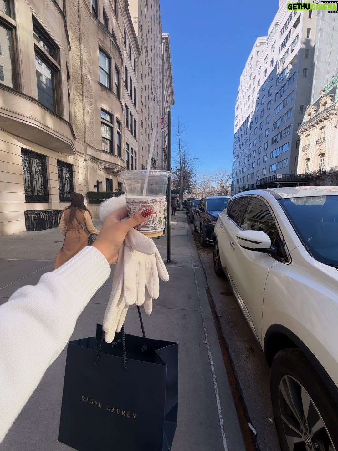Nishika Lalwani - 1.1K Likes - welcome to new york🗽