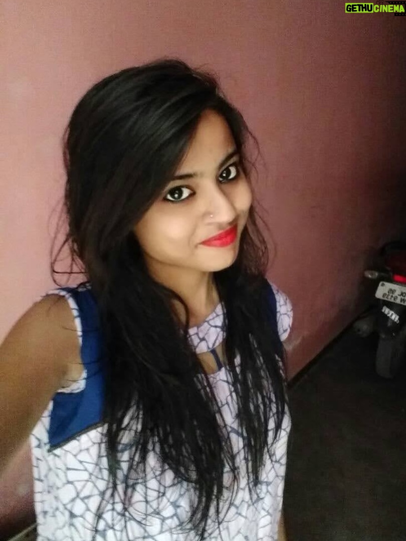 Nishu Tiwari - 185.4K Likes - 2016 Wali Nishu 🤣😍

#2016