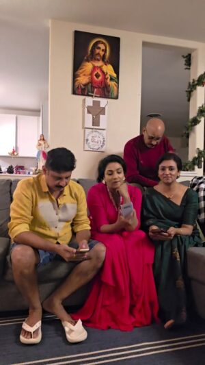 Nitha Promy Instagram - ആരാണോ ആവോ..??

#reels #fun #family #instagram #viral 

malayali, comedy, instagramers, familyreel, travel , love , lasvegas, usa, promykuriakose, nithapromy, couple, fun, instareels, reelsinstagram, fyp, explore, mallu, mallugram