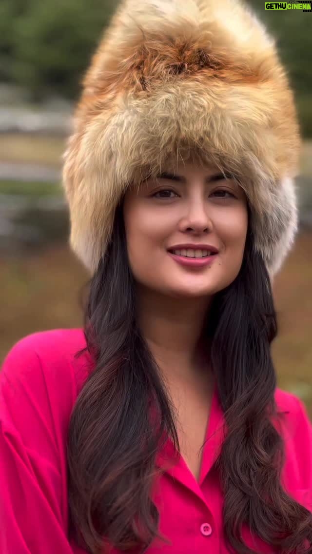 Niti Shah - 10.5K Likes - The roots & the mountain breeze ❄️🏔️

#manang #nepal #travel