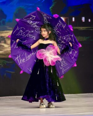 Nitya saxena Instagram - I am my parents “Gaaju Bomma” 😇🙏

At the recent Little Miss & Mr South India beauty pageant 🔥

Tq @omkarmakeup_artist @shiva_hairstylist_023 @radheshyam_designer_studio fr making me look so pretty 🥰

Had a great experience 😇

Clicks by @drishtikon_artisticview 

@anchorravi_offl @nitya.saxena1186