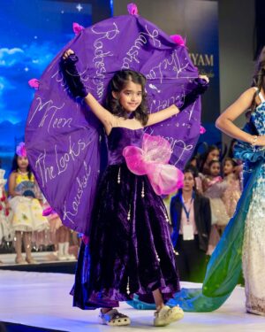 Nitya saxena Instagram - I am my parents “Gaaju Bomma” 😇🙏

At the recent Little Miss & Mr South India beauty pageant 🔥

Tq @omkarmakeup_artist @shiva_hairstylist_023 @radheshyam_designer_studio fr making me look so pretty 🥰

Had a great experience 😇

Clicks by @drishtikon_artisticview 

@anchorravi_offl @nitya.saxena1186