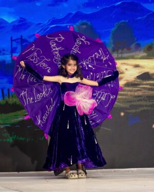 Nitya saxena Instagram - I am my parents “Gaaju Bomma” 😇🙏

At the recent Little Miss & Mr South India beauty pageant 🔥

Tq @omkarmakeup_artist @shiva_hairstylist_023 @radheshyam_designer_studio fr making me look so pretty 🥰

Had a great experience 😇

Clicks by @drishtikon_artisticview 

@anchorravi_offl @nitya.saxena1186