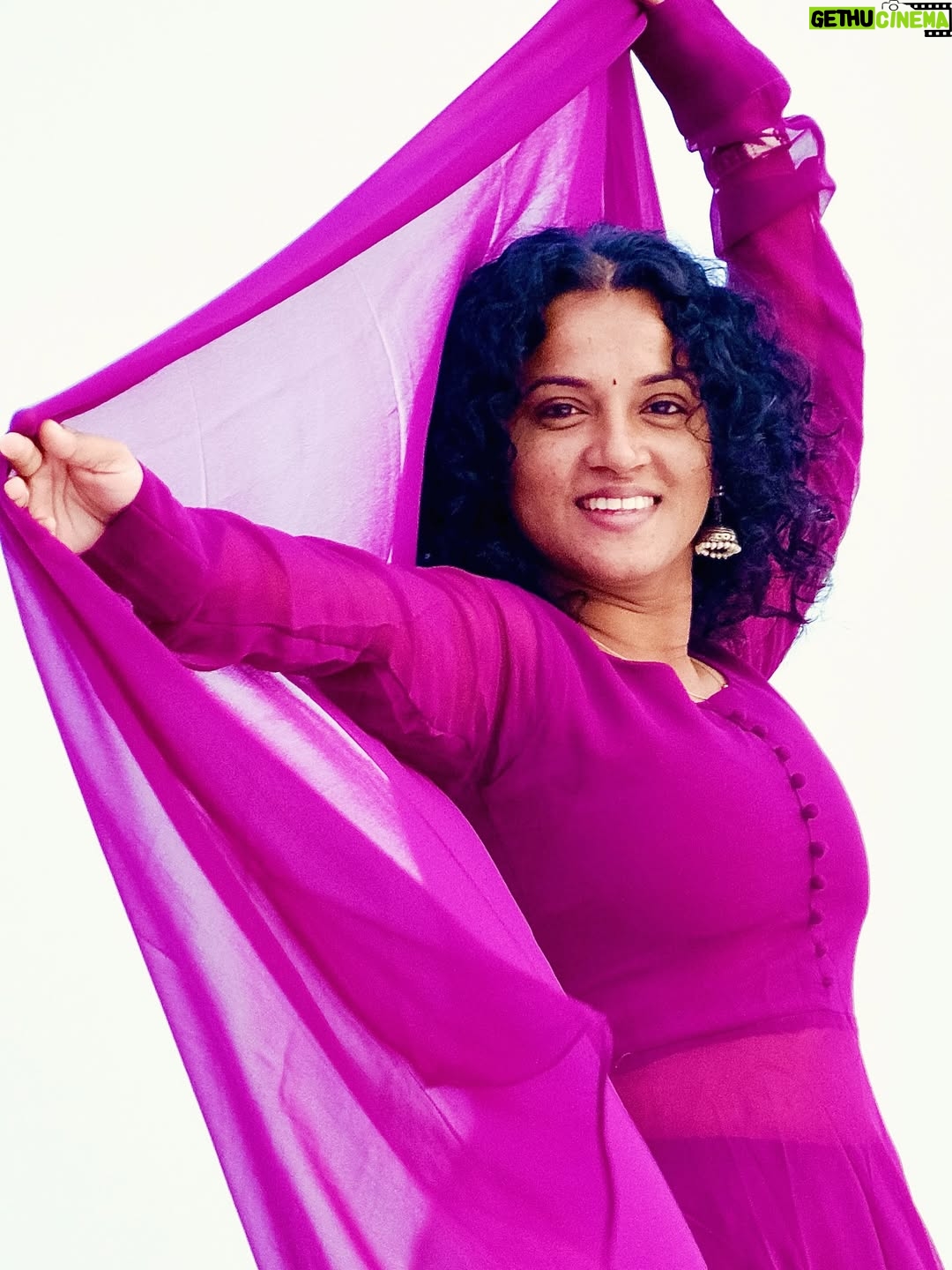 Nivedita Rajappan - 15.2K Likes - Wrapped in joy, carried by the wind ✨

P.C : @gomz_shankar 

#purple #wind #love #joy