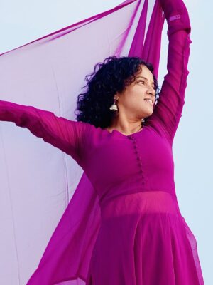 Nivedita Rajappan Instagram - Wrapped in joy, carried by the wind ✨
P.C : @gomz_shankar
#purple #wind #love #joy