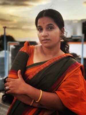 Nivedita Rajappan Instagram - ✨ “Colors, traditions, and togetherness — that’s the magic of Onam 🌸🌿” ✨
Hridayam niranja onam ashamshagal..!!❤️
#onam #festival #traditional #colors #flowers