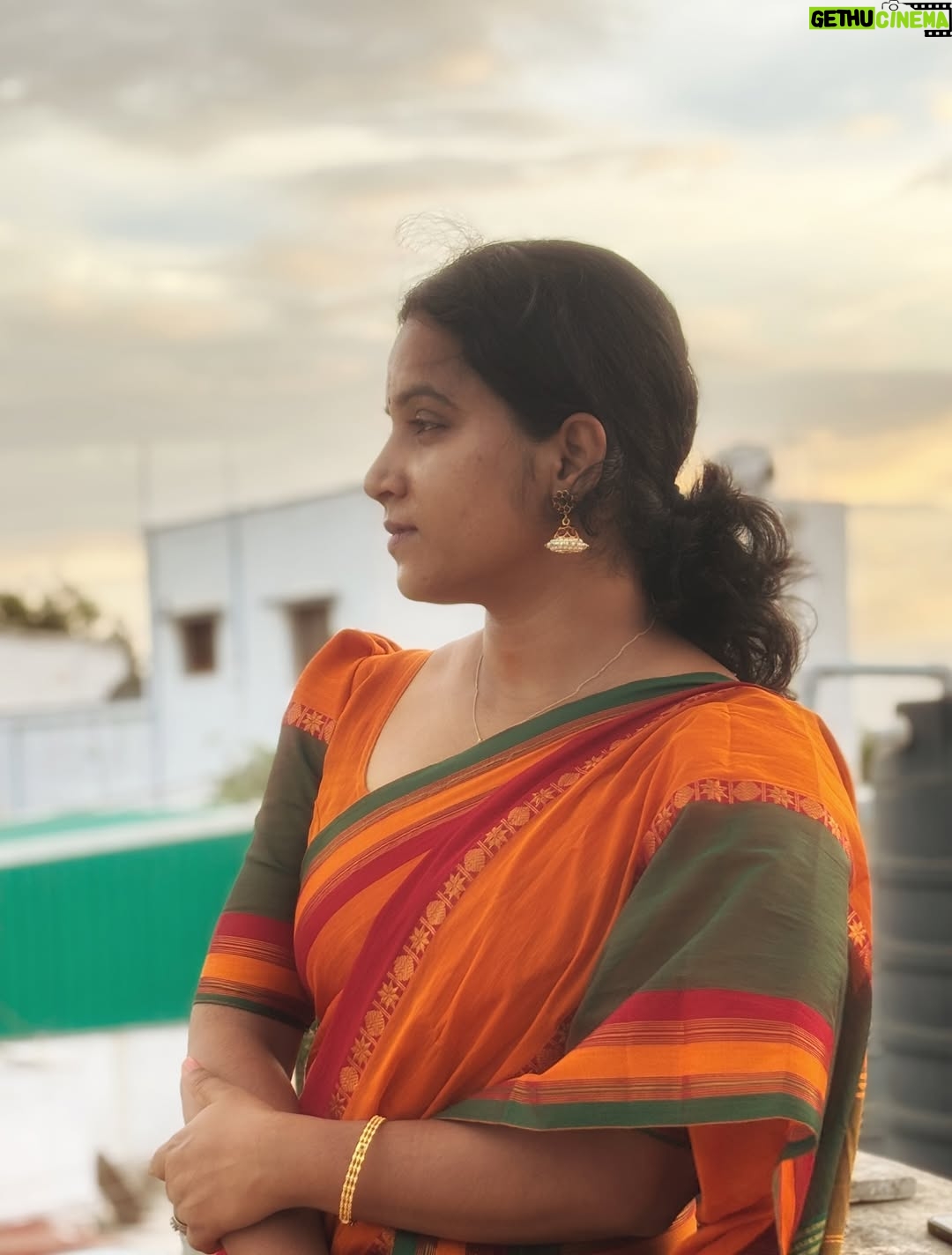 Nivedita Rajappan - 27K Likes - ✨ “Colors, traditions, and togetherness — that’s the magic of Onam 🌸🌿” ✨

Hridayam niranja onam ashamshagal..!!❤️

#onam #festival #traditional #colors #flowers
