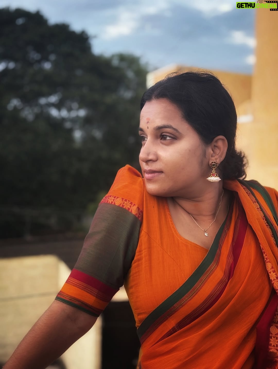 Nivedita Rajappan - 27K Likes - ✨ “Colors, traditions, and togetherness — that’s the magic of Onam 🌸🌿” ✨

Hridayam niranja onam ashamshagal..!!❤️

#onam #festival #traditional #colors #flowers