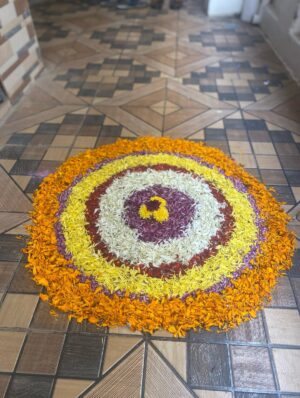 Nivedita Rajappan Instagram - ✨ “Colors, traditions, and togetherness — that’s the magic of Onam 🌸🌿” ✨
Hridayam niranja onam ashamshagal..!!❤️
#onam #festival #traditional #colors #flowers