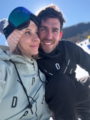 Noelia Marzol Instagram - 6 años amor…
decime si no la vivimos 🤣
pasó de todo, y todo fue cambiando, salvo una cosa. Somos equipo.

Te amo viejo. ❤️