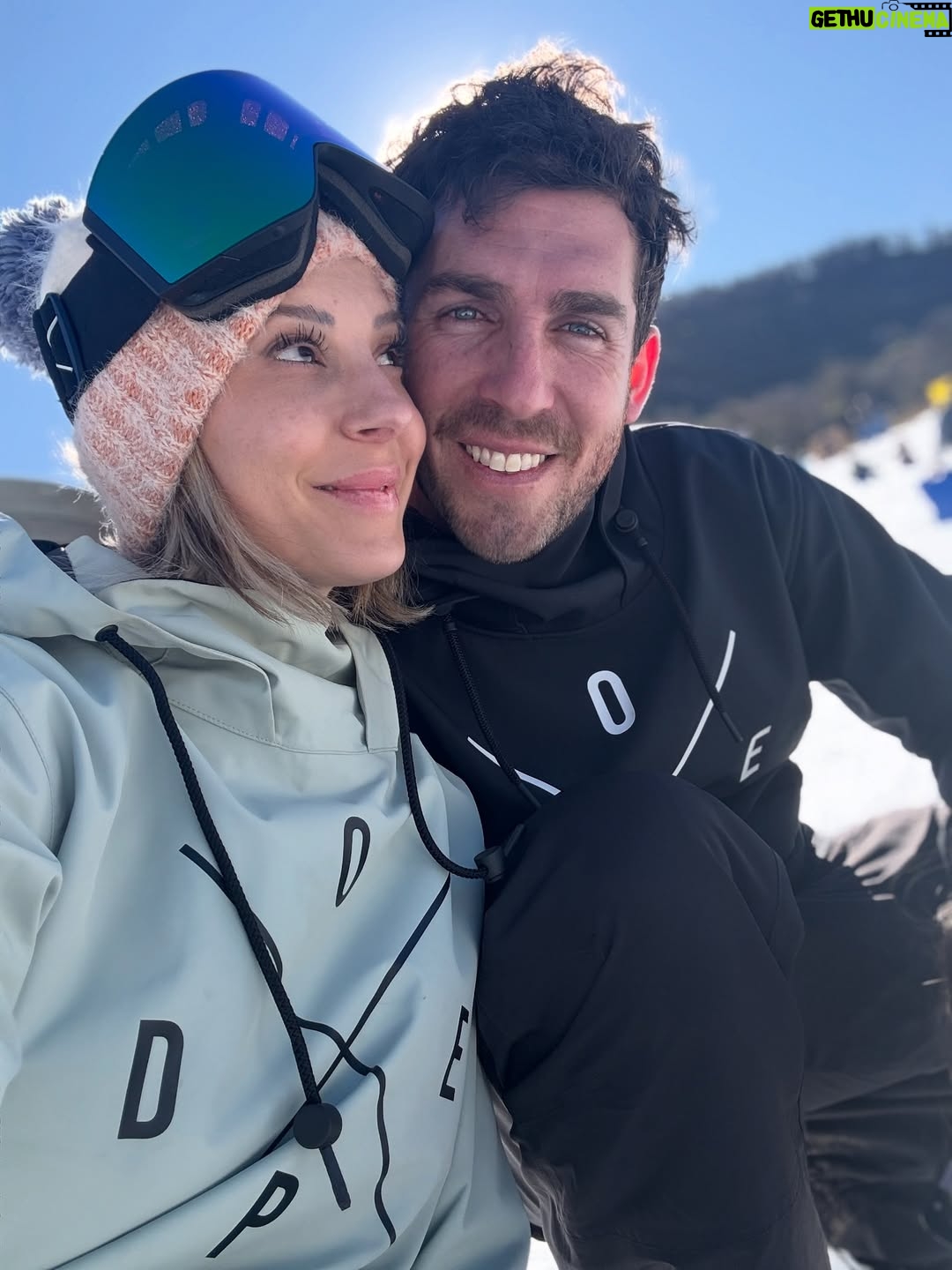 Noelia Marzol - 82.9K Likes - 6 años amor…
decime si no la vivimos 🤣
pasó de todo, y todo fue cambiando, salvo una cosa. Somos equipo.

Te amo viejo. ❤️