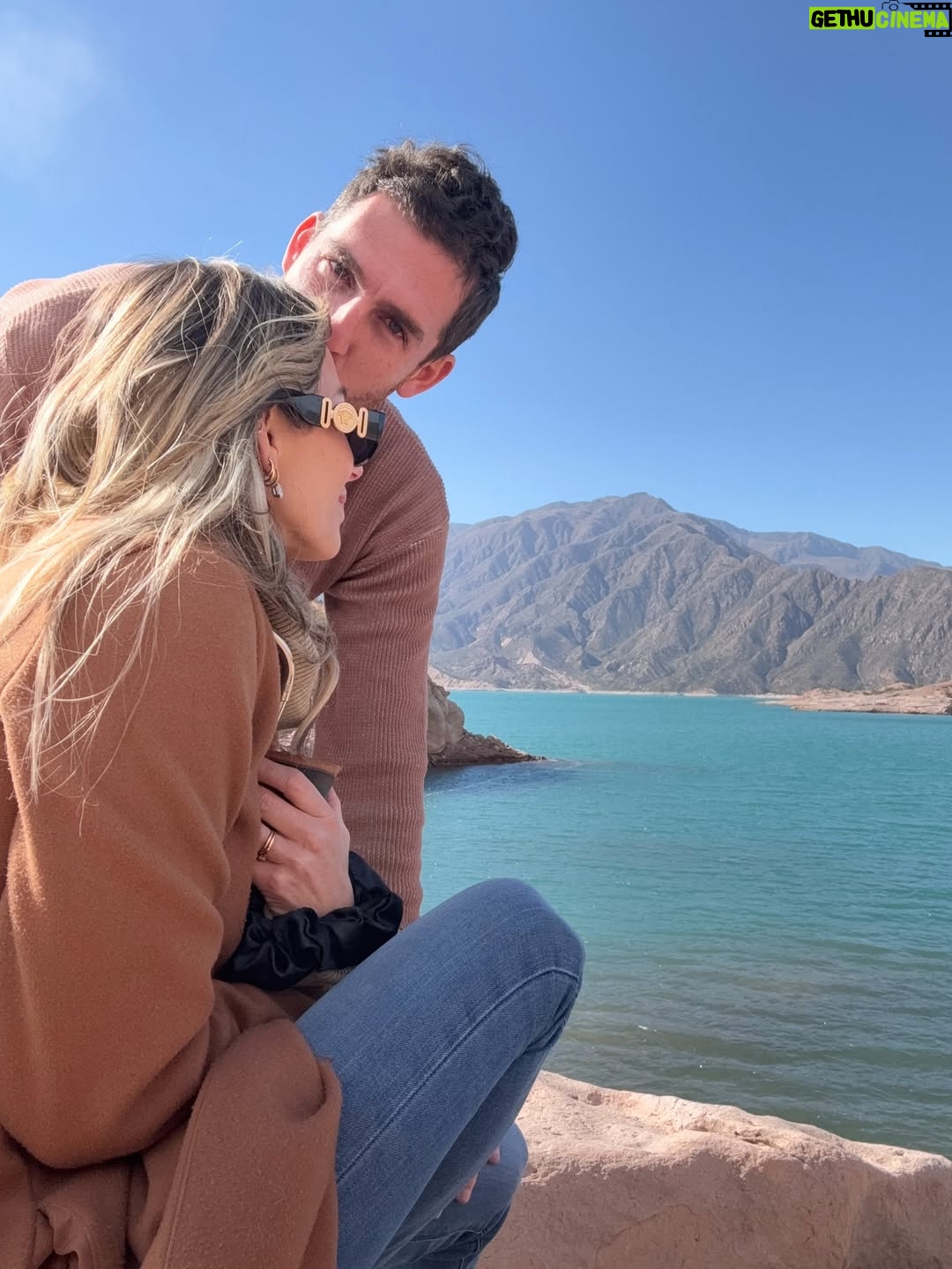 Noelia Marzol - 82.9K Likes - 6 años amor…
decime si no la vivimos 🤣
pasó de todo, y todo fue cambiando, salvo una cosa. Somos equipo.

Te amo viejo. ❤️
