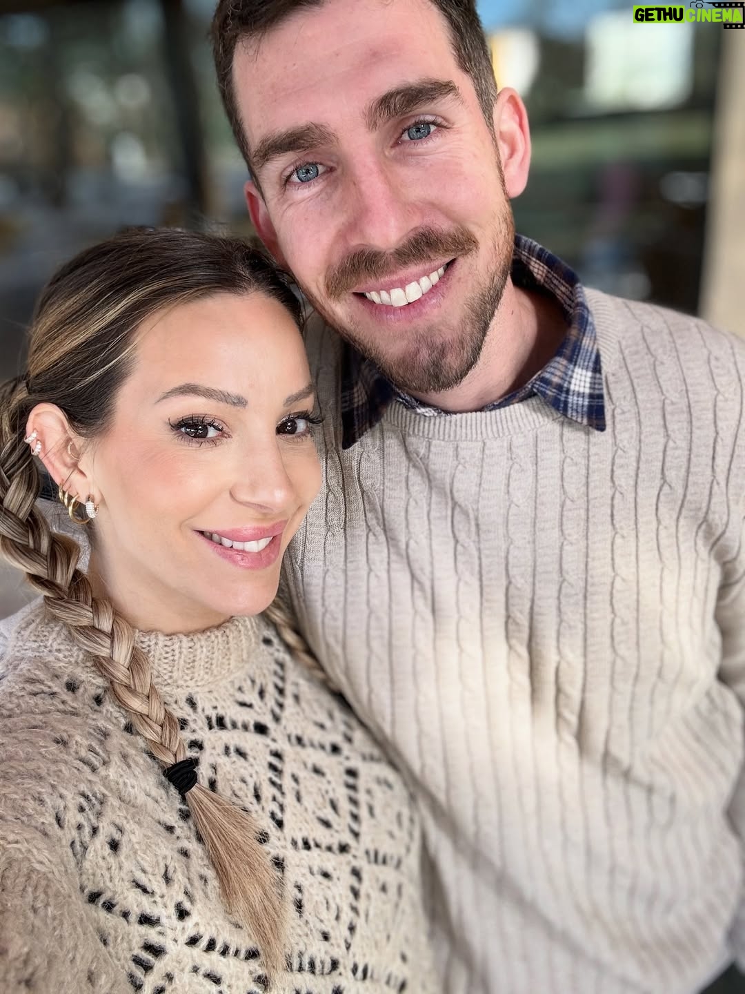 Noelia Marzol - 82.9K Likes - 6 años amor…
decime si no la vivimos 🤣
pasó de todo, y todo fue cambiando, salvo una cosa. Somos equipo.

Te amo viejo. ❤️