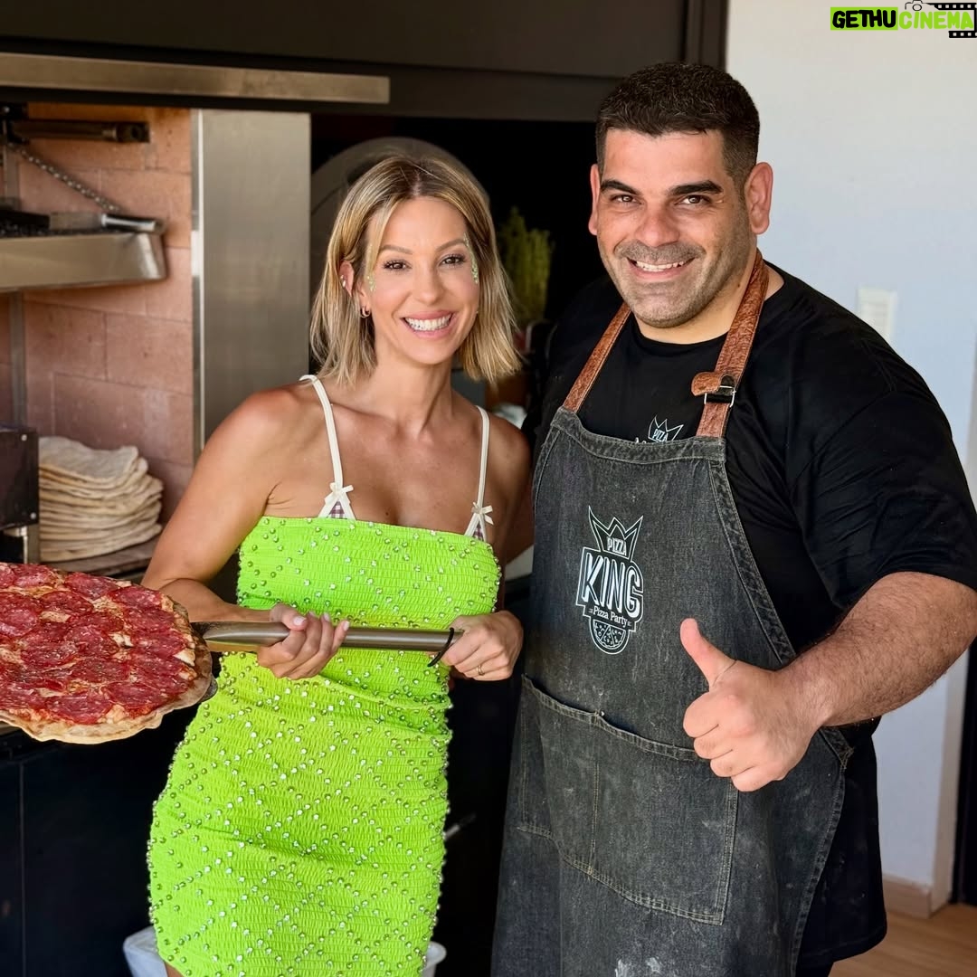 Noelia Marzol - 47.4K Likes - Cumple súper feliz de Alfon!

Gracias a todos los que participaron de este mega festejo un año más 🤍 porque  además de grandes profesionales son hermosas personas y Lo bueno se repite. 🤗

Les dejo LA data:

👩🏽‍💻💐 planificación y deco @lapergolaeventos_ 
🪑⛱️ alquiler de mibiliario y sombrillas @bcm_livings 
🍕pizza party @pizzapartykingcatering 
🎂 torta y candy @tortasjuly.ar 
🎈inflables @laspipisparty 
✨stand de glitter @glitterfactoryok