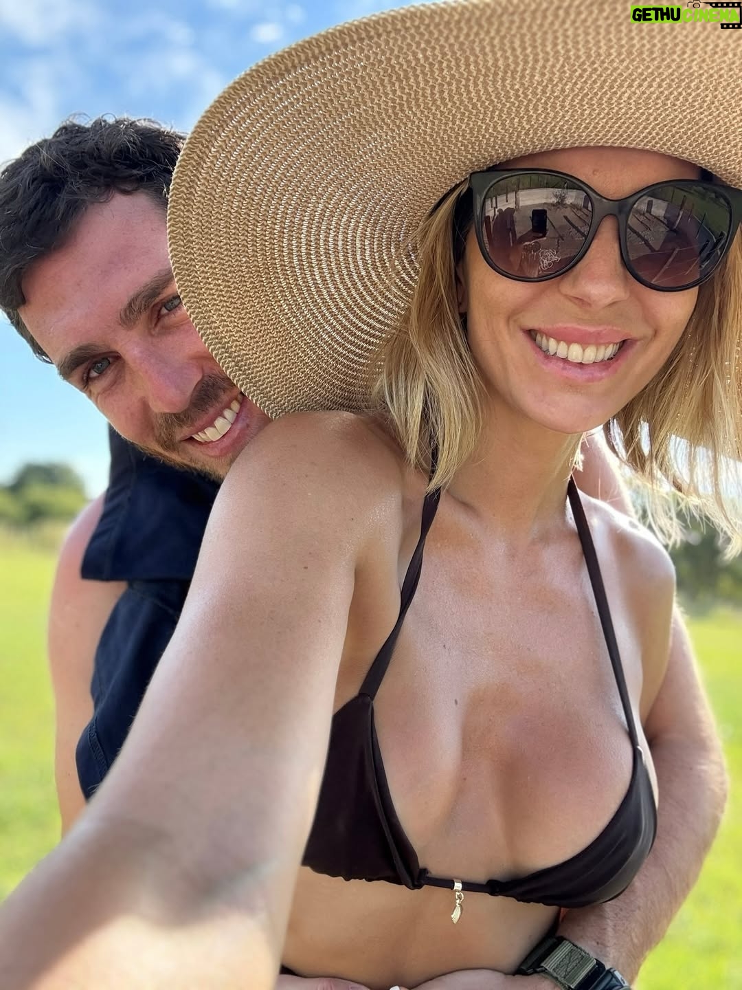 Noelia Marzol - 75.8K Likes - Feliz cumpleaños amor ❤️
33 añitos. Sos un pebete 
Te amamos gracias por cuidarnos y amarnos cada día! 
El video del final fue en represalia a las fotos q subiste el día de mi cumple 🤣