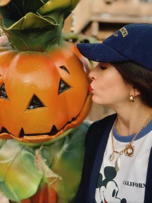 Nolwenn Leroy Instagram - Un immense merci @disneylandparis pour cette journée inoubliable en famille, à l’occasion du Festival Halloween! Toute première visite de mon petit garçon dans cet univers magique !🎃👻✨ #PremièreVisite #MagieDisney #festivalhalloweendisney #halloweenvibes