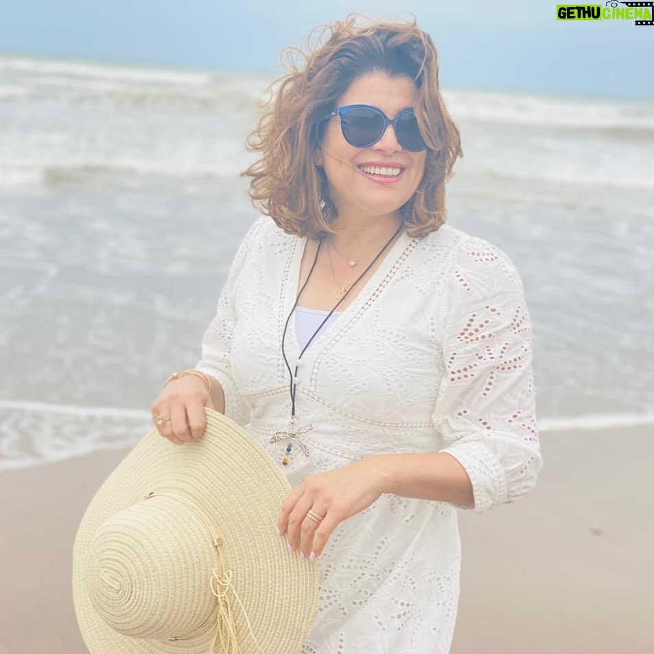 Nora Skalli - 26.6K Likes - " الحرية شمس يجب ان تشرف في كل نفس" المنفلوطي.  نهاركم مُشرق أحبتي  توحشتكم😘😘😘♥️♥️♥️. #احبكم_متابعيني #moroccan #actresslife. 📸 @ibtissamlaroussi1