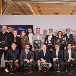 Norma Ruiz Instagram - XXXI EDICIÓN Premios @car_and_driver_spain que maravillosa familia, comida y encuentro del motor, no solo humano sino de los que hacen que podamos ir sobre ruedas. Fue un placer entregar el premio Business Class a @hyundaiesp IONIQ 9 

Gracias:

 @alcalde.jorge

 @hearstmagazinesinternational 

 @norarecio 

@fede_dejuan 

@granviacomunica 

@voganacollection 

@kailash_es 

#premioscaranddriver