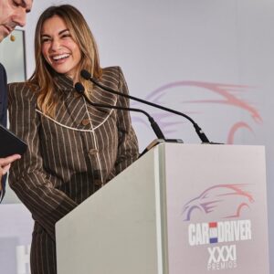 Norma Ruiz Instagram - XXXI EDICIÓN Premios @car_and_driver_spain que maravillosa familia, comida y encuentro del motor, no solo humano sino de los que hacen que podamos ir sobre ruedas. Fue un placer entregar el premio Business Class a @hyundaiesp IONIQ 9 

Gracias:

 @alcalde.jorge

 @hearstmagazinesinternational 

 @norarecio 

@fede_dejuan 

@granviacomunica 

@voganacollection 

@kailash_es 

#premioscaranddriver