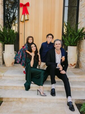 Noureen DeWulf Instagram - Merry Merry ❤️ from our family to yours
