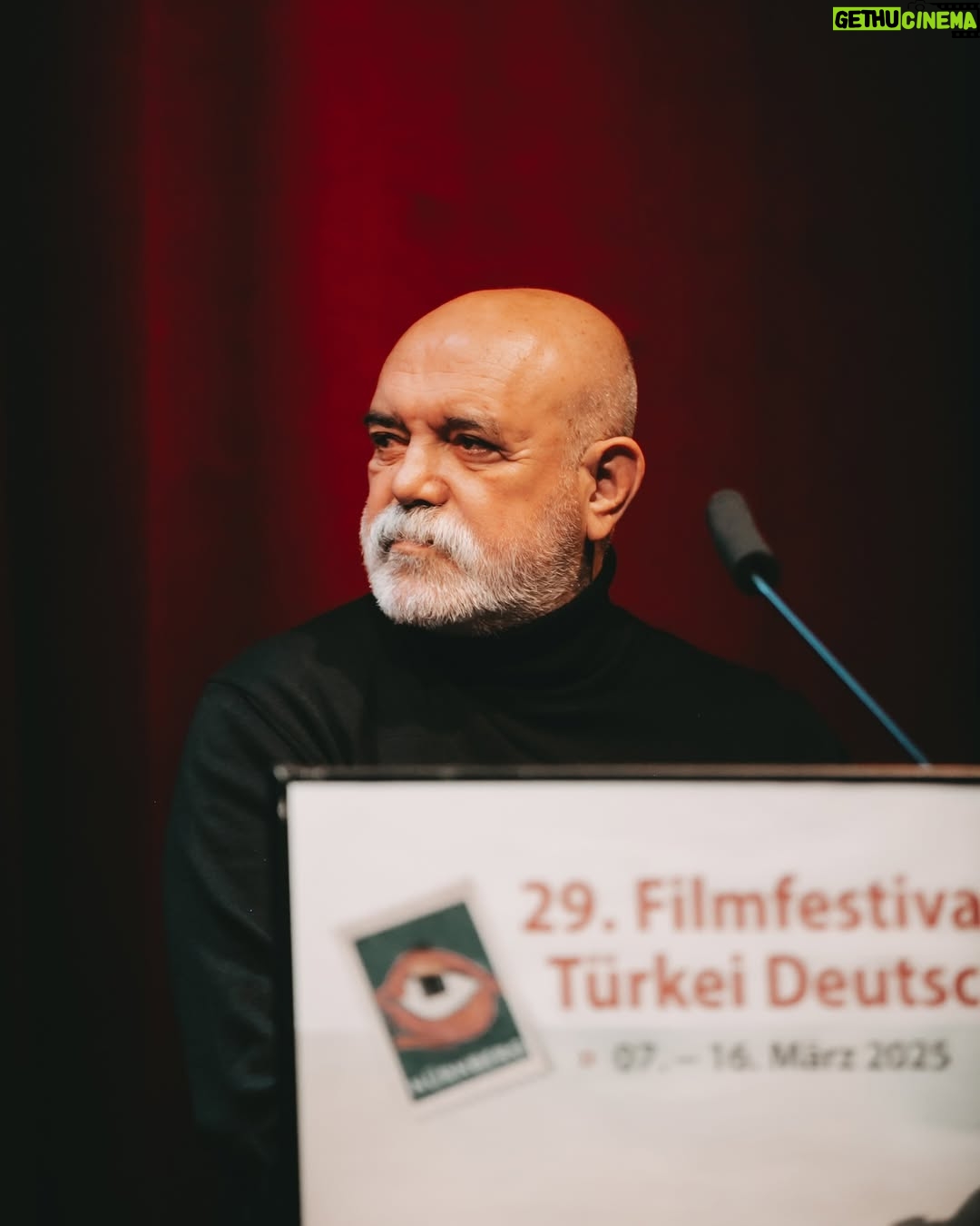 Nur Sürer - 5.2K Likes - Die 29. Ausgabe des Festivals ist eröffnet, heute gibt es Festivalgespräche und klar Filme zum ansehen, bis gleich im @kuenstlerhaus_nbg ❤️ 📷 by @kaanadeniz