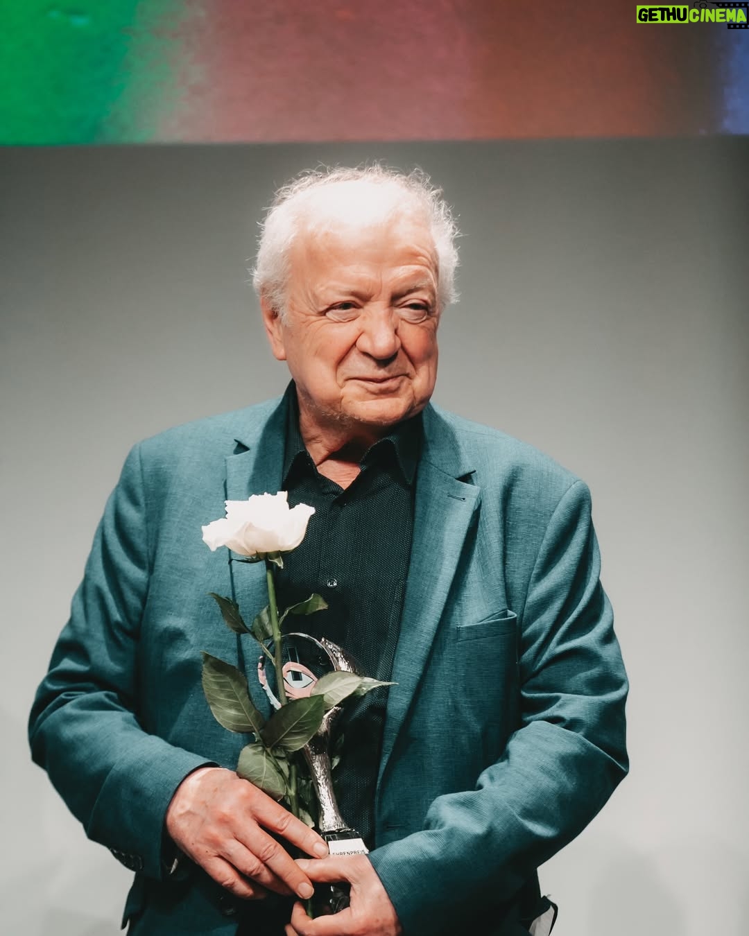 Nur Sürer - 5.2K Likes - Die 29. Ausgabe des Festivals ist eröffnet, heute gibt es Festivalgespräche und klar Filme zum ansehen, bis gleich im @kuenstlerhaus_nbg ❤️ 📷 by @kaanadeniz