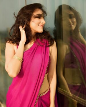 Nuveksha Instagram - 🩷🩷🩷

@styled_by_arundev @gohil_jeet