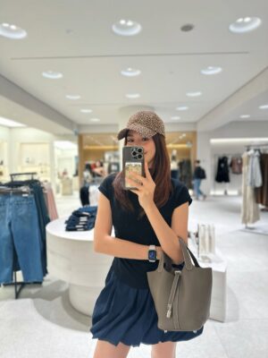 Nwe Darli Tun Instagram - Something different about you