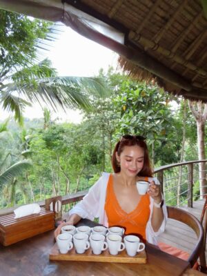 Nwe Darli Tun Instagram - We always lose connection…