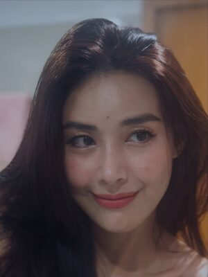 Nwe Darli Tun Instagram - If my eyes are on you, 
don’t worry about the eyes on me.