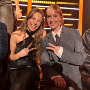 Océane Colom Instagram - Chanter je t’accuse sur TF1 en duo avec Anouk, c’était beau, puissant et c’était surtout important. 
Merci pour l’écho que vous faites à ce moment d’union et de sororité et merci à tous ceux qui ont permis qu’il existe ✊🏻💜
Encore bravo à @anouklein pour sa qualification pour la tournée et force pour la suite de l’aventure @staracademytf1 ✨