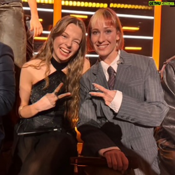 Océane Colom - 43.6K Likes - Chanter je t’accuse sur TF1 en duo avec Anouk, c’était beau, puissant et c’était surtout important. 
Merci pour l’écho que vous faites à ce moment d’union et de sororité et merci à tous ceux qui ont permis qu’il existe ✊🏻💜
Encore bravo à @anouklein pour sa qualification pour la tournée et force pour la suite de l’aventure @staracademytf1 ✨