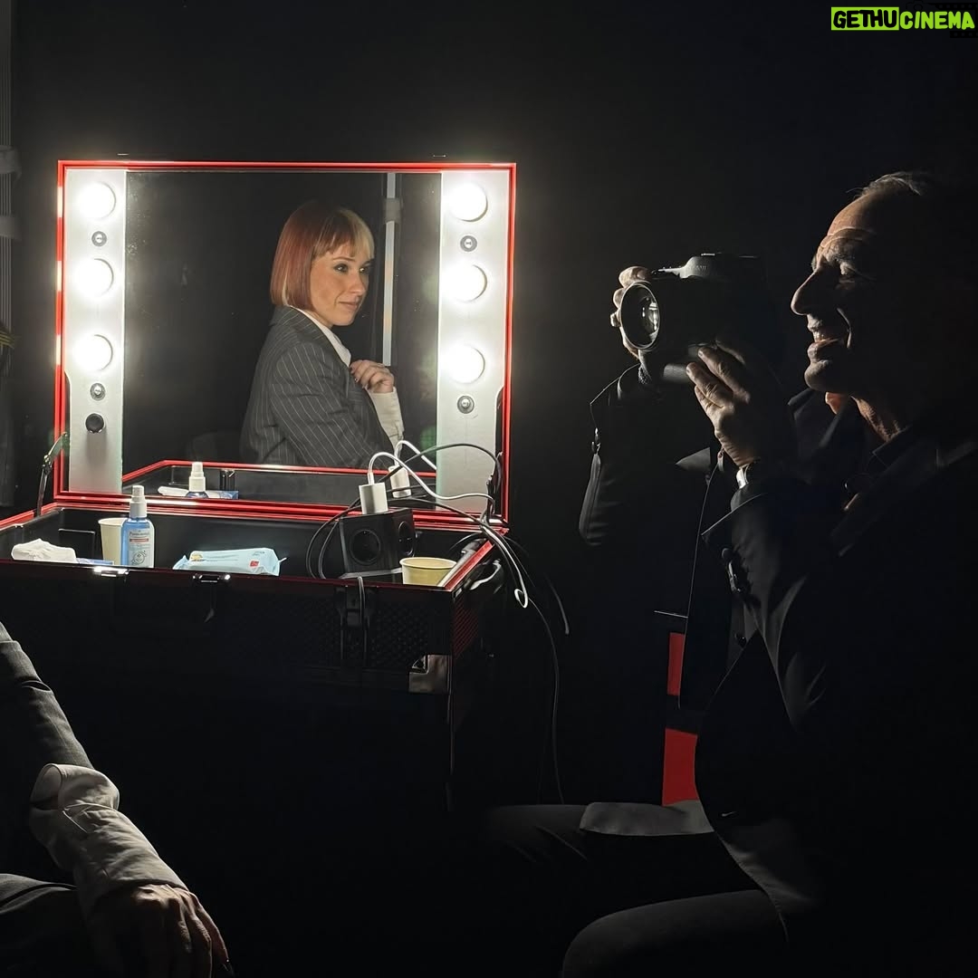 Océane Colom - 43.6K Likes - Chanter je t’accuse sur TF1 en duo avec Anouk, c’était beau, puissant et c’était surtout important. 
Merci pour l’écho que vous faites à ce moment d’union et de sororité et merci à tous ceux qui ont permis qu’il existe ✊🏻💜
Encore bravo à @anouklein pour sa qualification pour la tournée et force pour la suite de l’aventure @staracademytf1 ✨