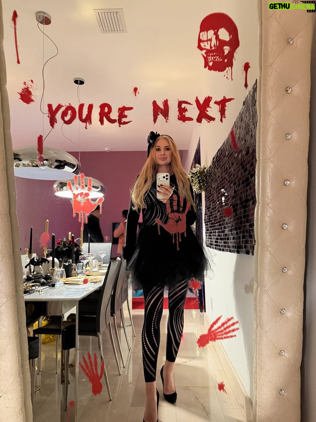 Olga Bespalenko - 203 Likes - Work smart, play hard, live big 🎃👻🎃