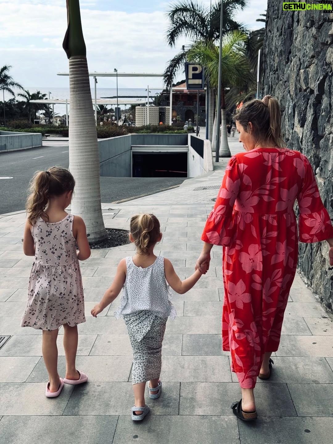 Olga Frycz - 11.9K Likes - Last trip with this squad. Next stop: family of five 🤍