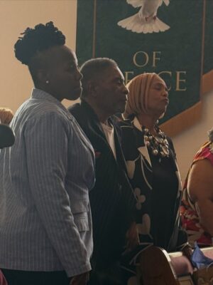 Omarosa Manigault Instagram - Sunday Funday! Awesome worship at the @thesanctuarymountcalvaryjax! #PreachPastor!