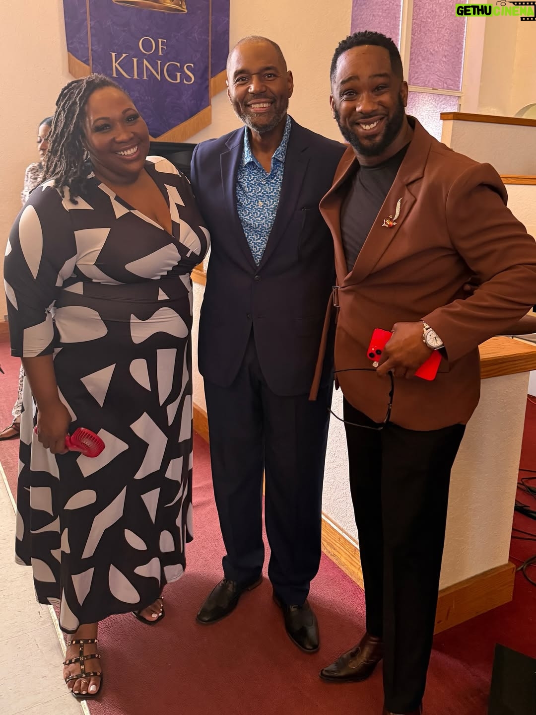 Omarosa Manigault - 1.3K Likes - Sunday Funday! Awesome worship at the @thesanctuarymountcalvaryjax! #PreachPastor!