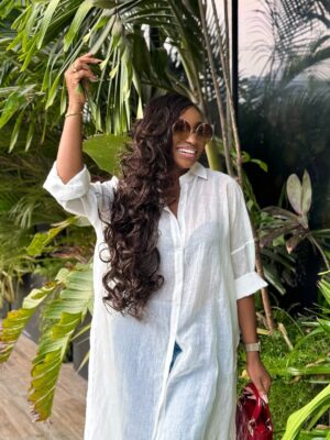 Omowumi Dada Instagram - 10 years No Braids šš¾šš¾š„¹
And here I am thinking if it fits me or even worth the stressš¤·š¾āāļø
Stay tuned for the hot gist behind making this hair
Girlies Are you team wig or team braidsšāāļø
Last slide is a picture of the last braids I did 10years ago. If I hear Pim š¤«
#omowunmidada #childofgrace #omoluabi #braids #hair