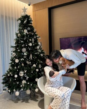 Onic Vior Instagram - natal pertama mama papa🎄