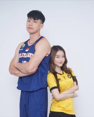 Onic Vior Instagram - Puji Tuhan, raja langit menang lagi @onic.esports 🏆 respect bumil #alhamdulillah