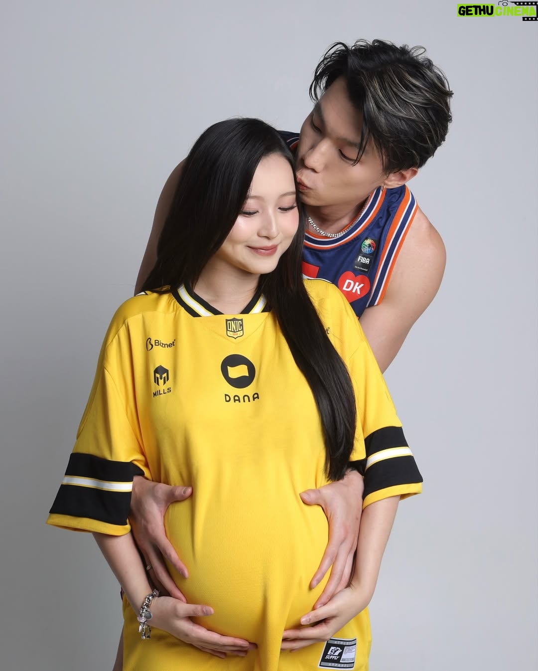 Onic Vior - 1.3 Million Likes - Puji Tuhan, raja langit menang lagi @onic.esports 🏆 respect bumil #alhamdulillah