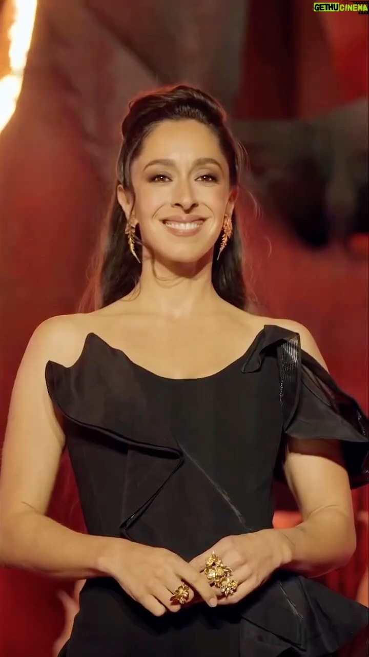 Oona Chaplin - 11.9K Likes - oona for @avatar world premiere los angeles in @toni_maticevski 

#oonachaplin #avatar #losangeles