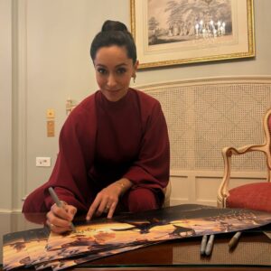 Oona Chaplin Instagram - Congratulations @oonacc on your bold, mesmerizing, iconic performance as #Varang in #AvatarFireAndAsh!  Your intelligence, elegance, and depth of talent blaze through every frame. A true revelation — and an extraordinary human to boot. Such a joy and honor to be on this wild journey with you. Movie out in theaters now! See in IMAX or 3D!

#avatar #disney #oonachaplin #LosAmgeles #Paris #Madrid #London #MexicoCity #PremiereTour