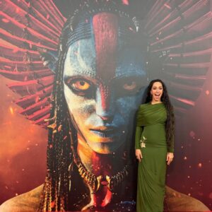 Oona Chaplin Instagram - Congratulations @oonacc on your bold, mesmerizing, iconic performance as #Varang in #AvatarFireAndAsh!  Your intelligence, elegance, and depth of talent blaze through every frame. A true revelation — and an extraordinary human to boot. Such a joy and honor to be on this wild journey with you. Movie out in theaters now! See in IMAX or 3D!

#avatar #disney #oonachaplin #LosAmgeles #Paris #Madrid #London #MexicoCity #PremiereTour