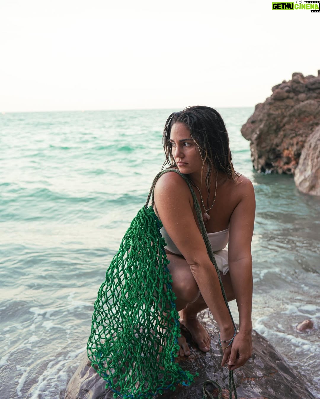 Ophélie Bau - 5.7K Likes - My favorite element 🌊 

📸 @alexismalyshko