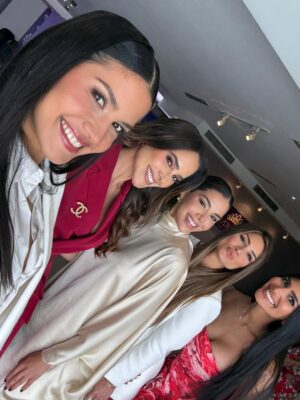 Osmariel Villalobos Instagram - Hoy, después de 3 años, regreso a Venezuela, a mi casa, a Venevisión, y con el honor de ser parte del jurado calificador del Miss Venezuela, el certamen que hace 14 años me dio la oportunidad de cumplir mi sueño de ser Miss y, a partir de ahí, construir mi carrera como conductora de televisión. Es un regreso lleno de emoción, gratitud y sobre todo de muchos recuerdos. Gracias Venezuela, por siempre creer en mí. ¡La magia de mi país nunca se apaga! 🙏✨