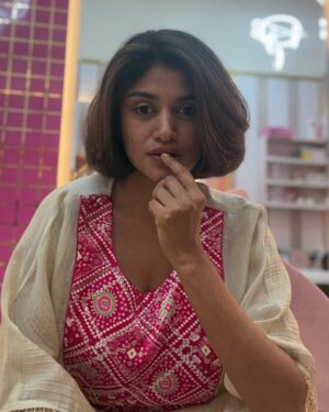 Oviya Instagram - 