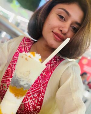 Oviya Instagram - 